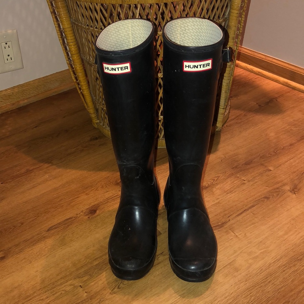 OPEN TO TRADE- HUNTER Tall Black Rain Boots 7M/8F